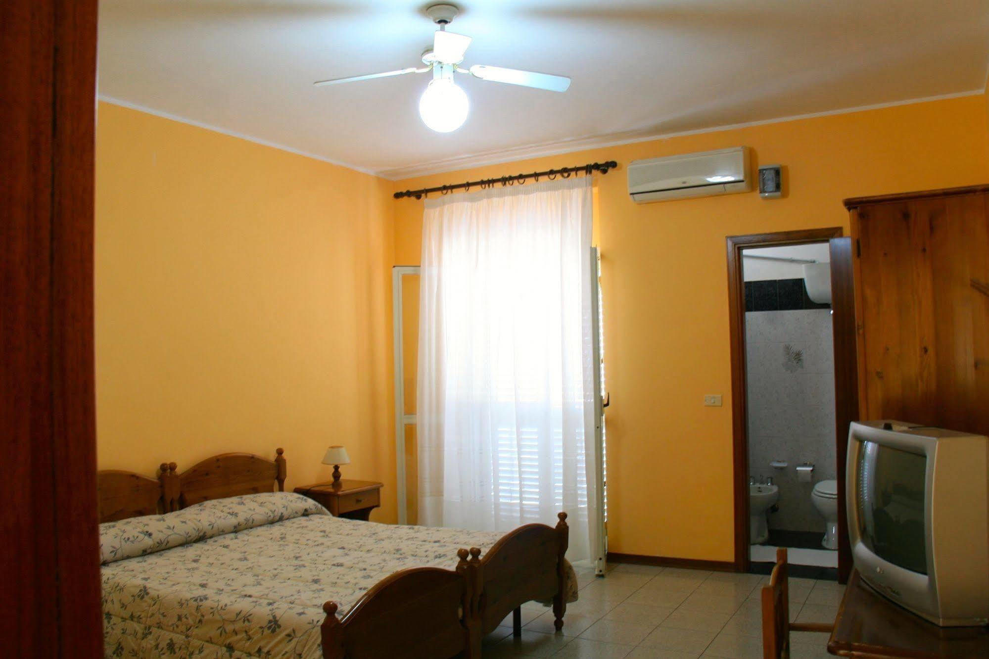 Hotel La Perla Tropea Eksteriør billede