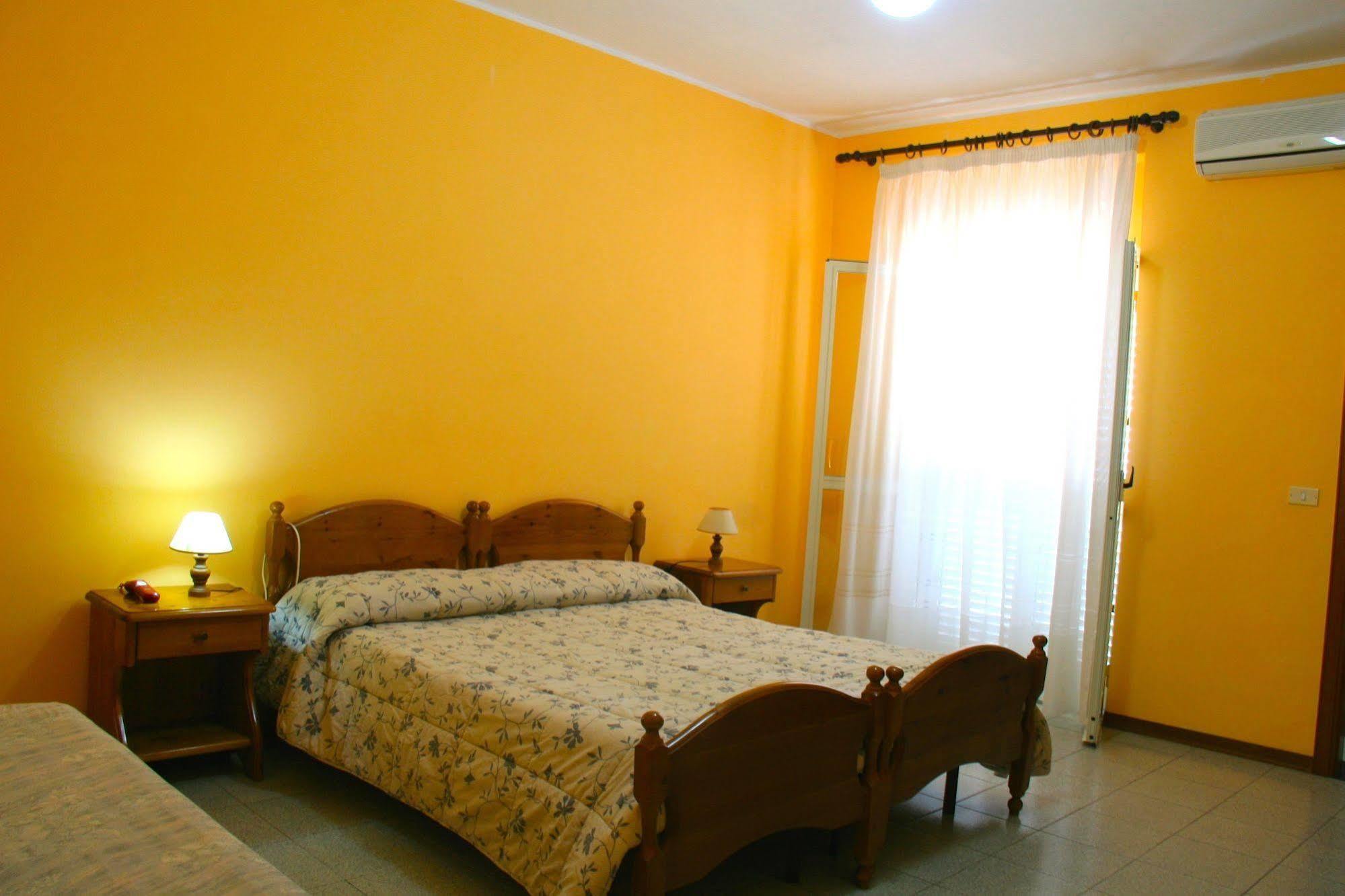 Hotel La Perla Tropea Eksteriør billede